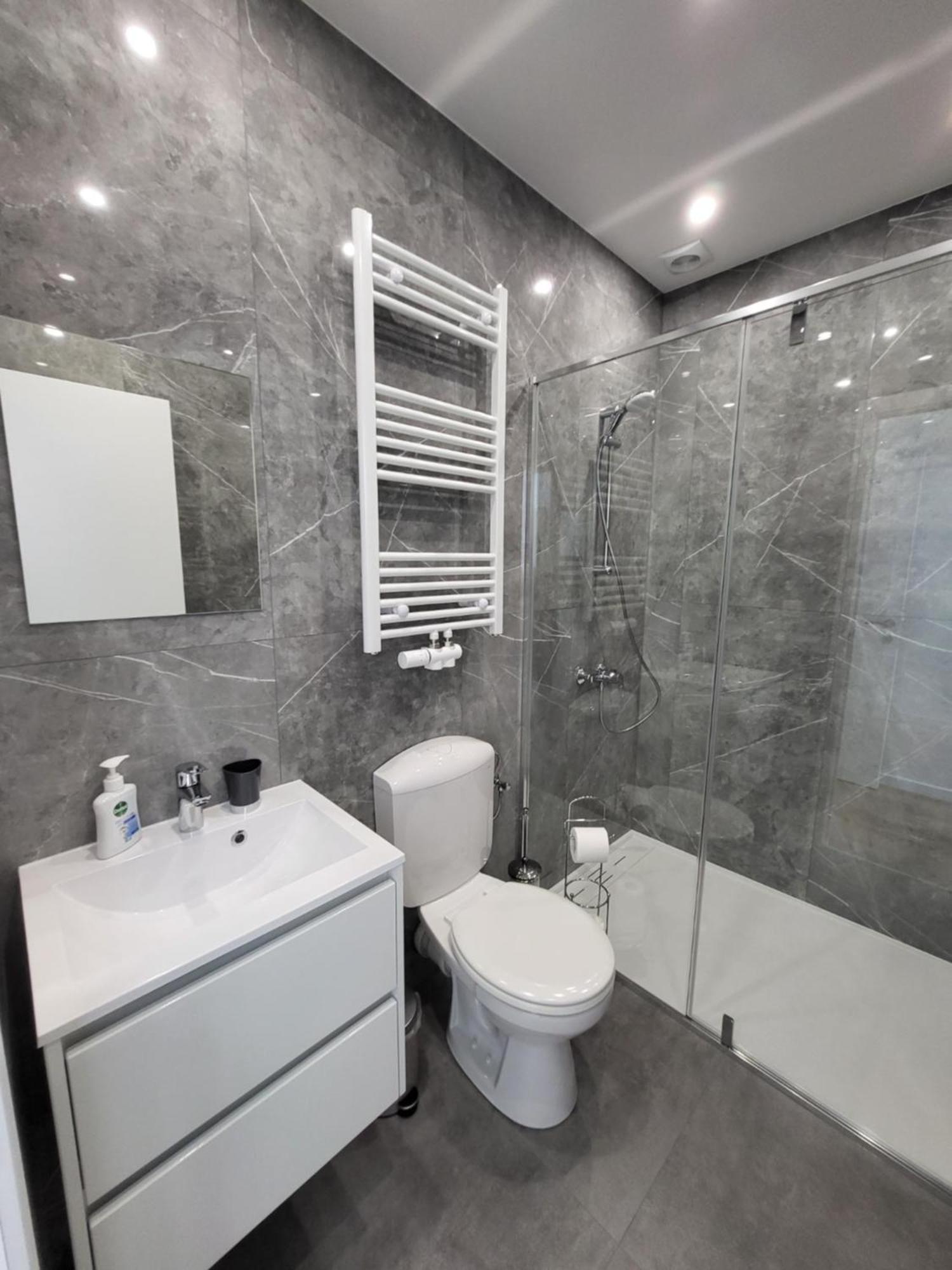 Private Rooms - European Quarter Brussels Exterior photo